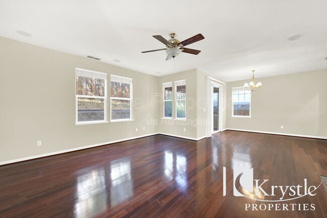 Building Photo - 8388 Bennington Ct