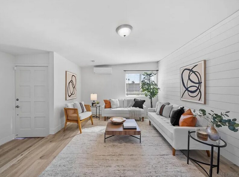 Building Photo - 744 Oneonta Ave