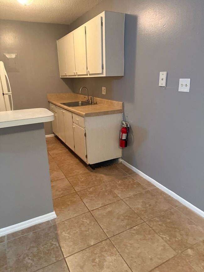 Building Photo - 1 Bd/1 Ba near UF- Apartment for Rent