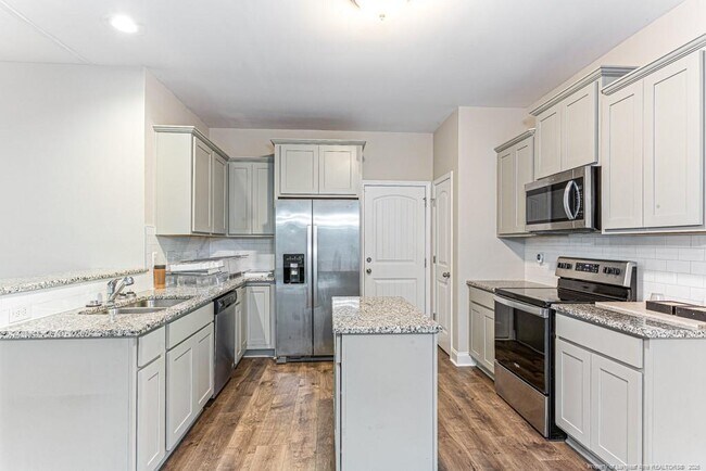 Building Photo - 2240 Mannington Dr