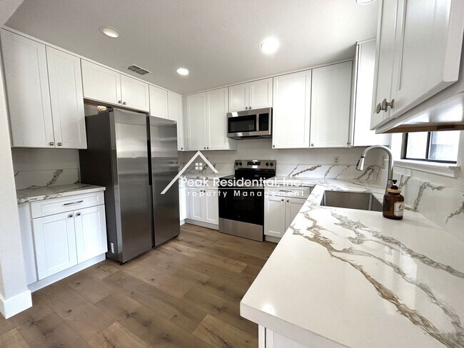 Building Photo - 7400 Martignetti Ct