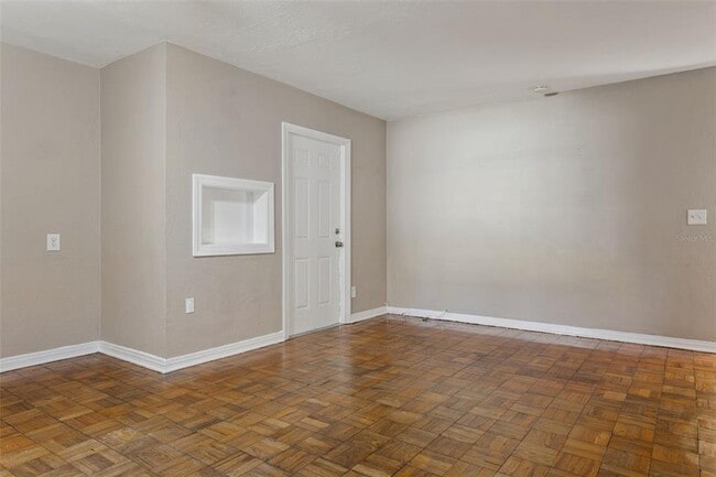 Building Photo - 1308 E Sligh Ave