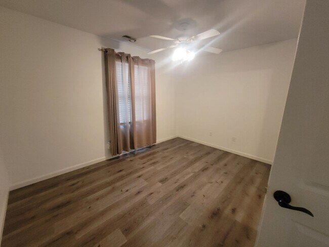 Building Photo - 11701 N Brians Way
