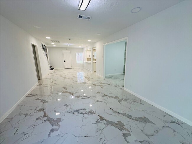 Building Photo - 7131 Carvel Ln