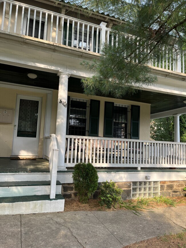 Building Photo - 4101 Roland Ave