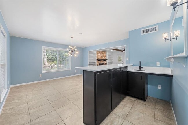 Building Photo - 2175 Park Rd