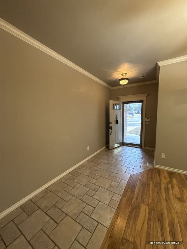 Building Photo - Stunning Home with Premium Upgrades and Modern Comforts!