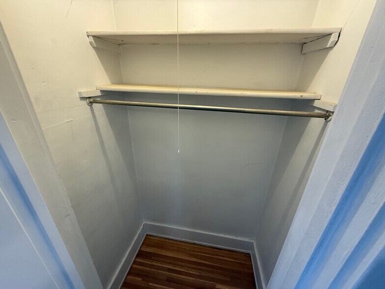 Building Photo - 1160 Monroe Ave