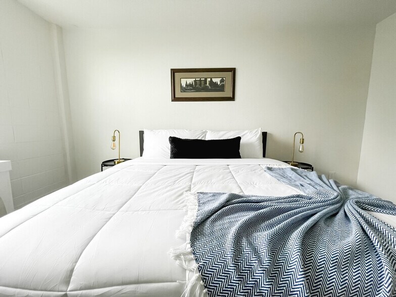 Building Photo - 2515 Burnet Ave