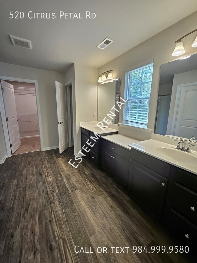 Building Photo - 520 Citrus Petal Rd