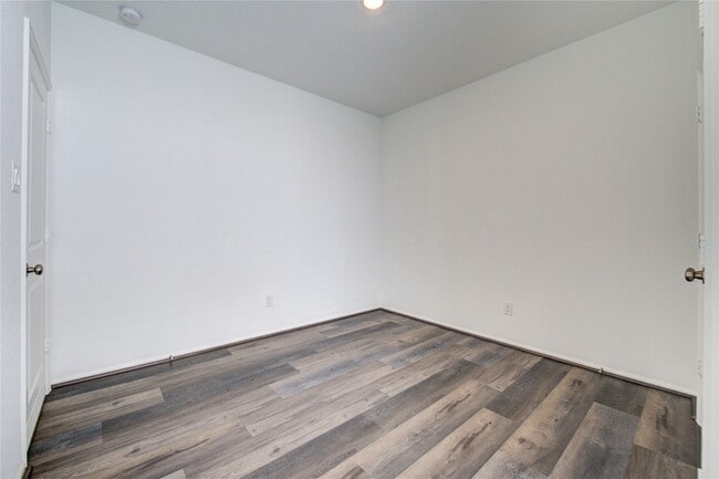 Building Photo - 5914 Dry Brush Pl