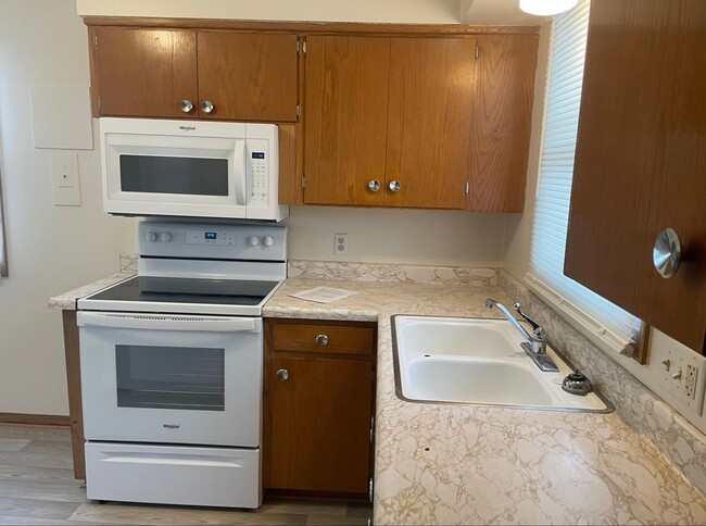 Building Photo - Two Bedroom Apartment in Rochester MN