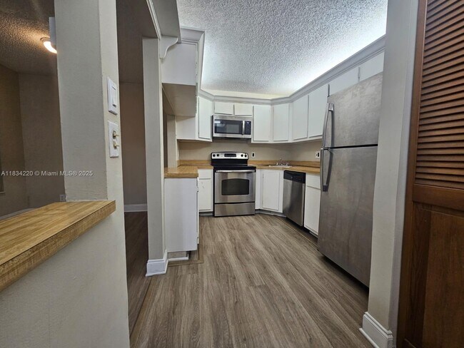 Building Photo - 4857 Sable Pine Cir