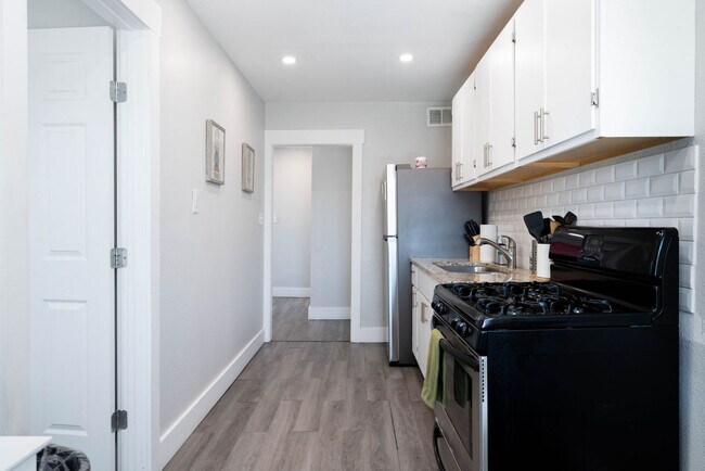 Building Photo - 1124 Morgan Ave