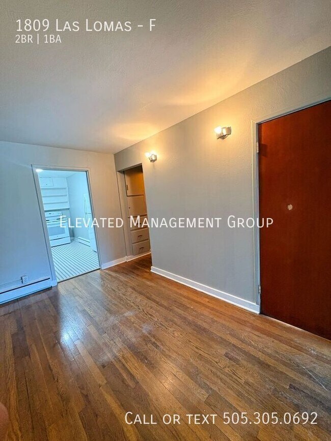 Building Photo - 1809 Las Lomas Rd NE