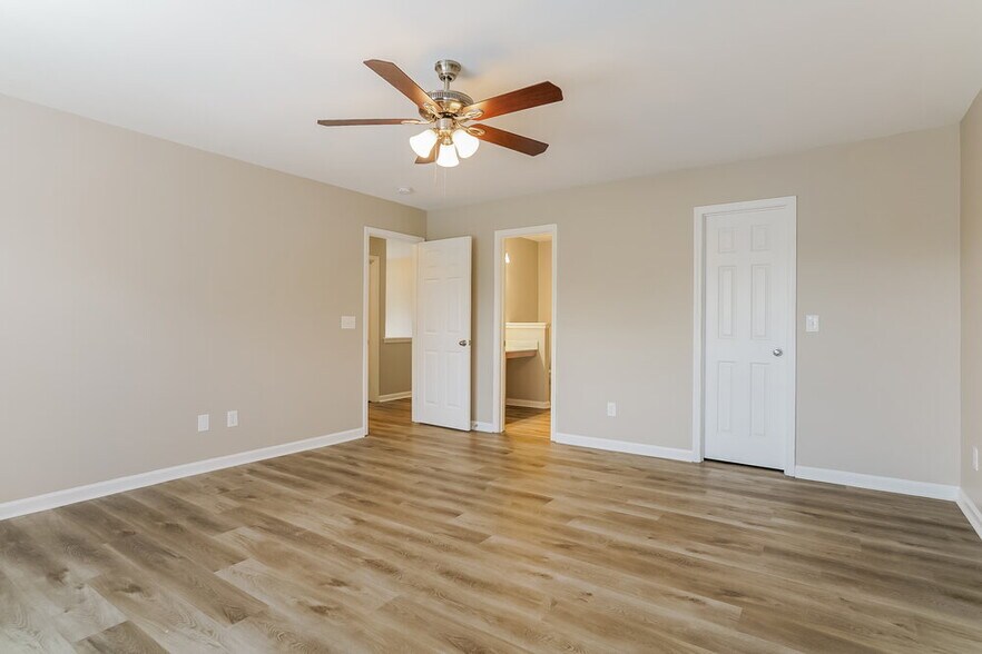 Building Photo - 5825 Bryanstone Pl