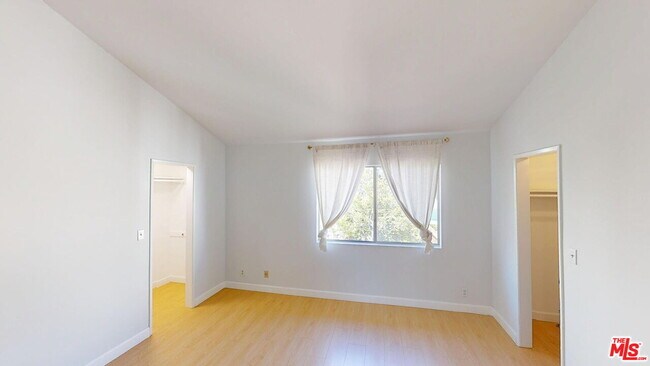 Building Photo - 5115 Kester Ave