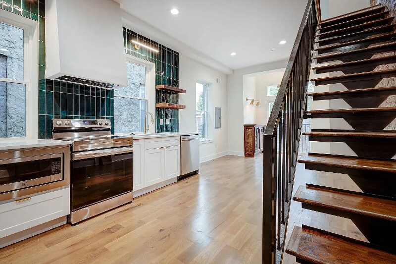 Building Photo - 2836 W Diamond St