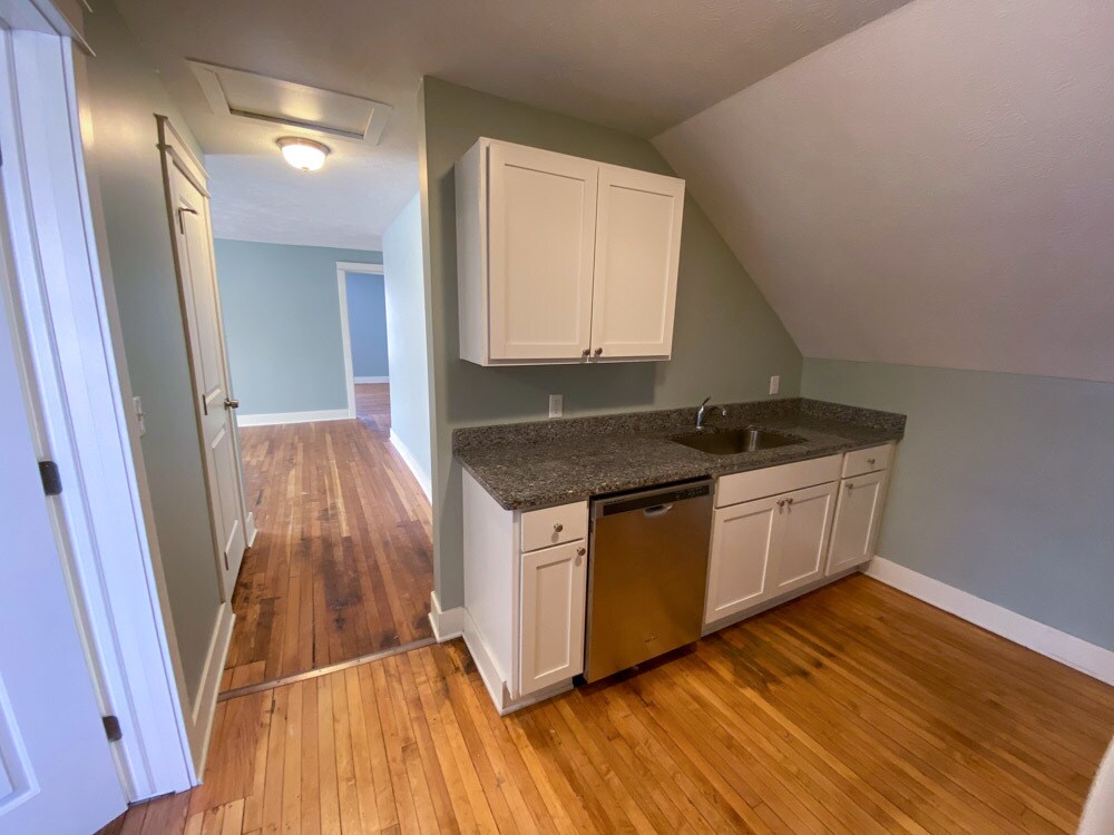 Building Photo - 36 Dwight Ave SE