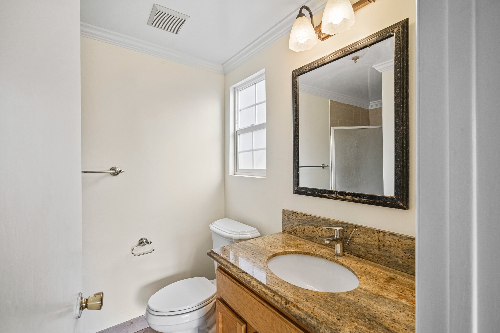 Bathroom Master Bedroom - 22321 Hartland St