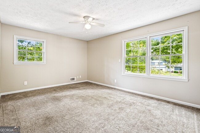Building Photo - 1056 Mandalay Ct SW