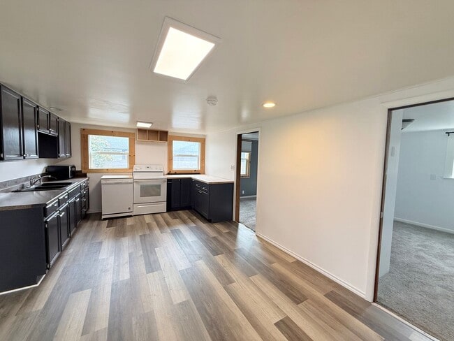 Building Photo - West Seattle Home