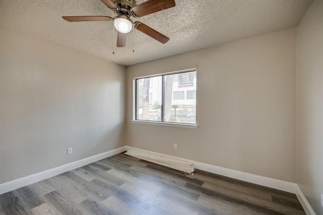 Building Photo - 2304 Balsam Dr