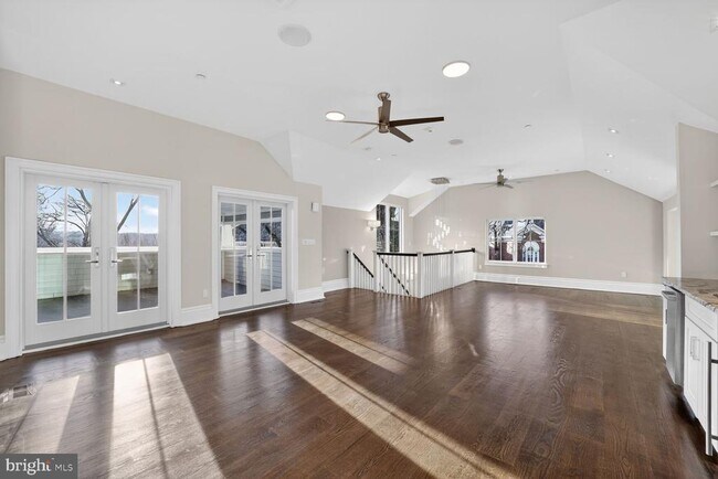 Building Photo - 4964 Eskridge Terrace NW