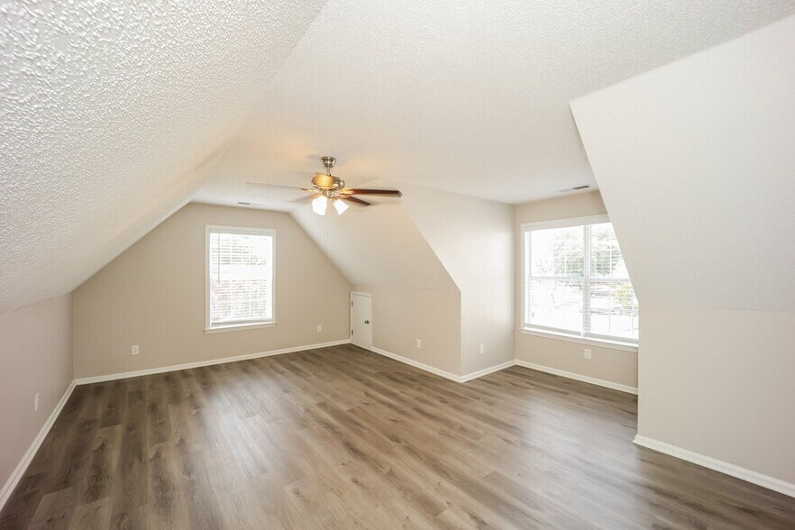 Building Photo - 309 Westhill Dr