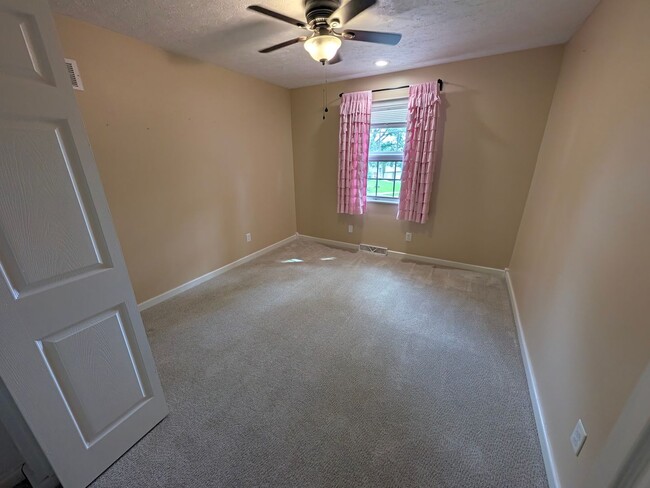 Building Photo - 808 Leprechaun Ln