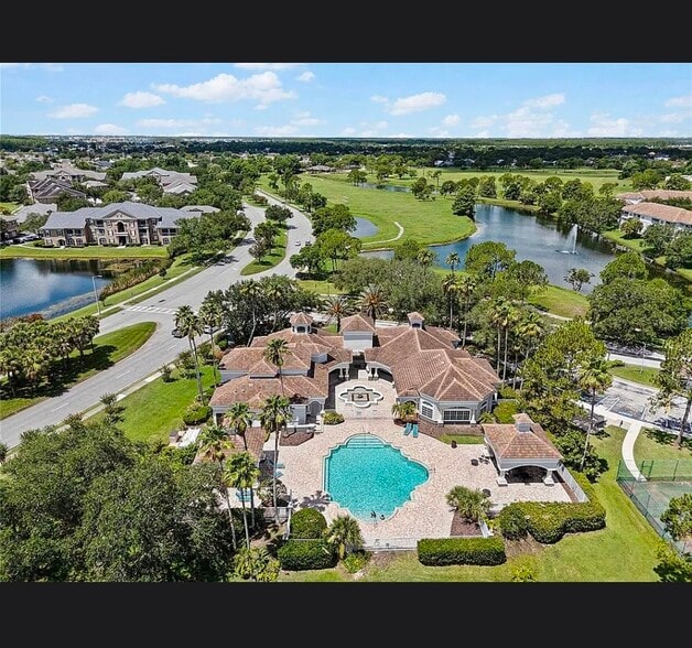 Building Photo - 13929 Fairway Island Dr