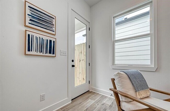 Building Photo - 8405 Schneider St