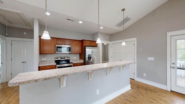 Building Photo - 803 Lindsey Ln