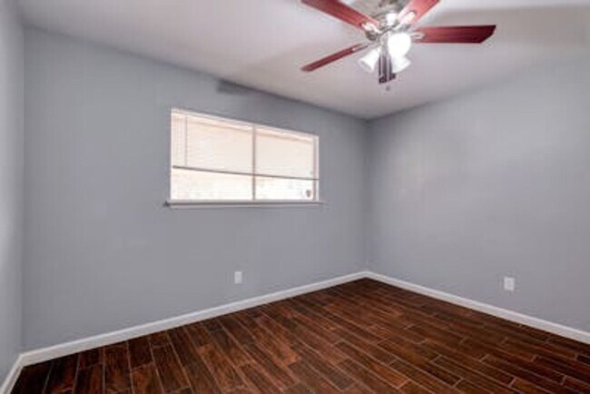 Building Photo - QUAIL CREEK WEST HOME