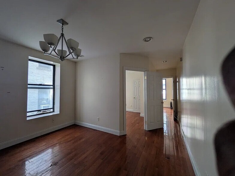 Building Photo - 537 W 158th St