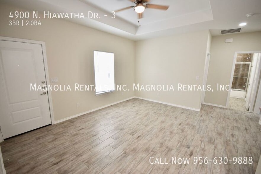 Building Photo - 4900 N Hiawatha Dr