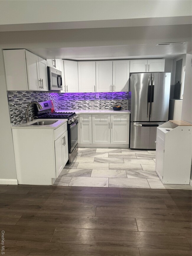 Building Photo - 1029 Commack Rd