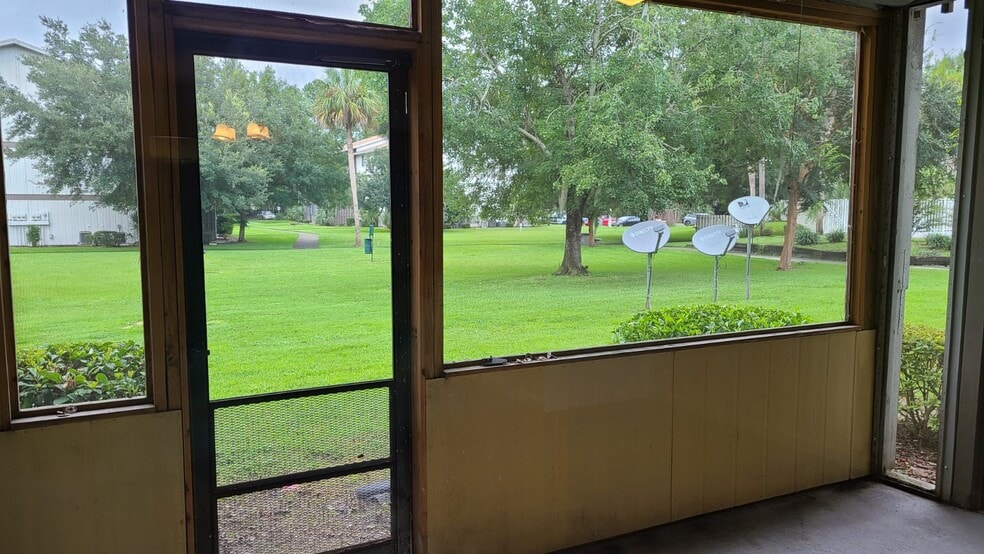 Building Photo - 6519 W Newberry Rd