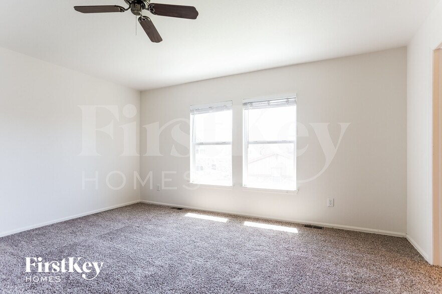 Building Photo - 25028 E Canal Pl