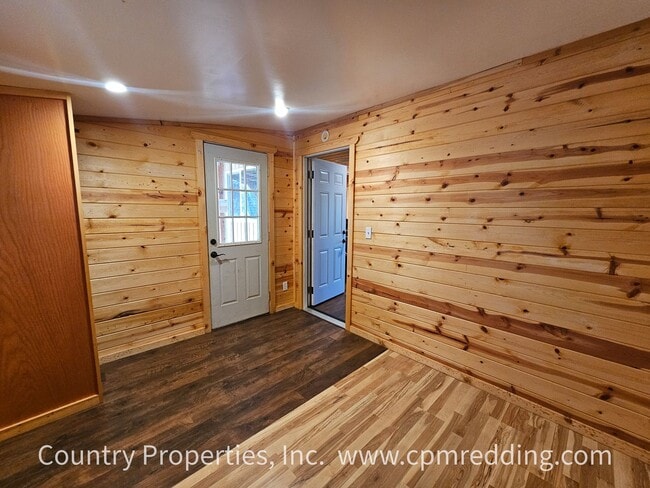 Building Photo - 13477 Oak Run Rd