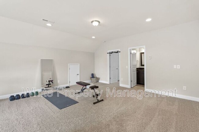 Building Photo - 1830 Alden Oaks Dr