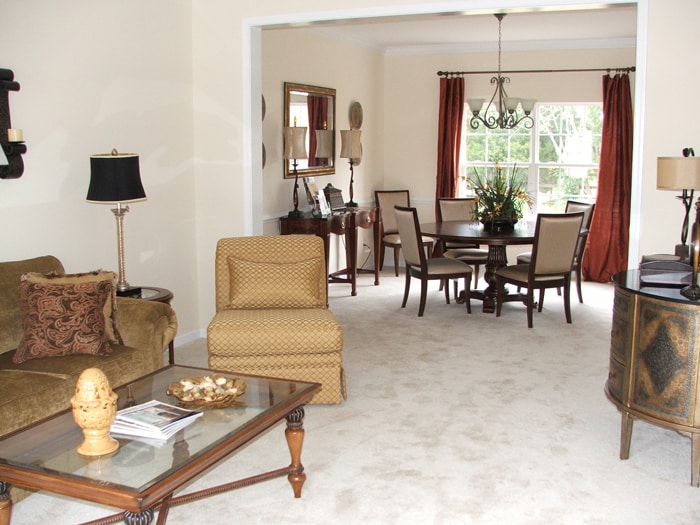 Building Photo - 215 Peach Hill Dr