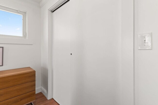 Building Photo - 1611 NH-1A