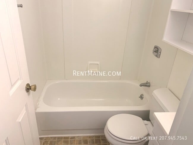 Building Photo - 29 Chamberlain St