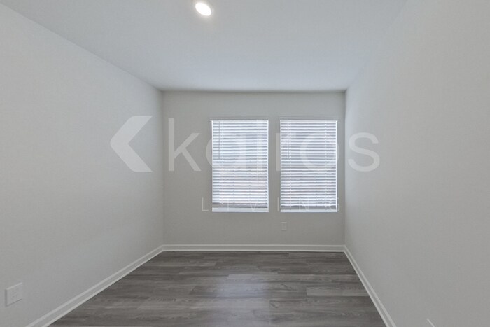 Building Photo - 312 Ironwood Ct