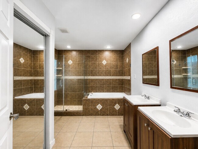 Building Photo - 15719 Red Springs Dr