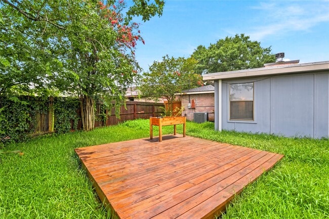 Building Photo - 6009 Leafwood Cir