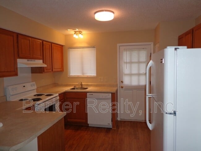 Building Photo - 4520 N New Hope Rd