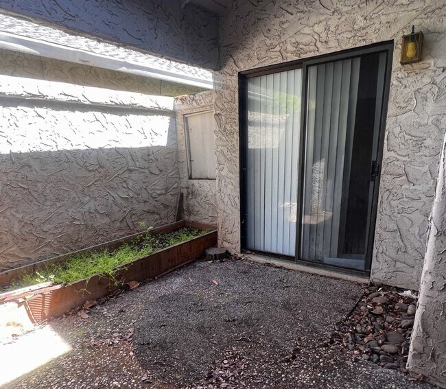 Building Photo - East Chico 3 Bedroom Home Near Bidwell Park