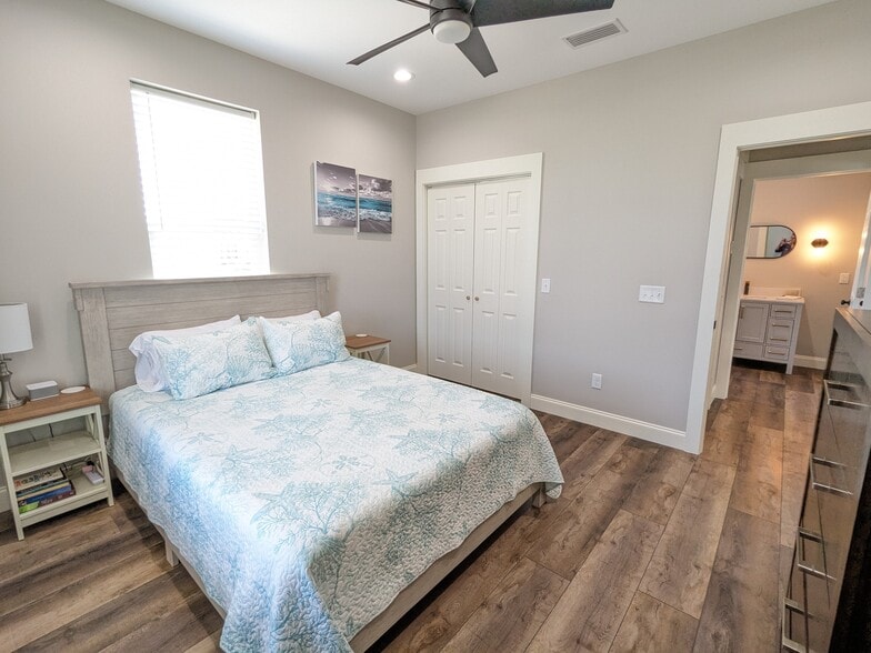 Building Photo - 301 Coral Gables St